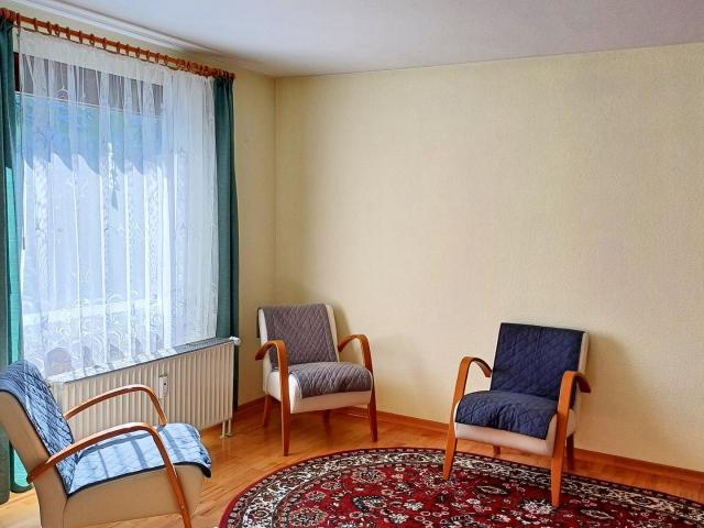 Grosszügige 2,5 Zimmer Wohnung mit Gemeinschaftsgarten und Tiefgaragenstellplatz