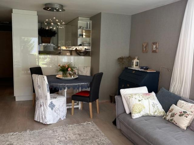 Grosszügige 2.5 Zimmerwohnung an ruhiger und sonniger Lage