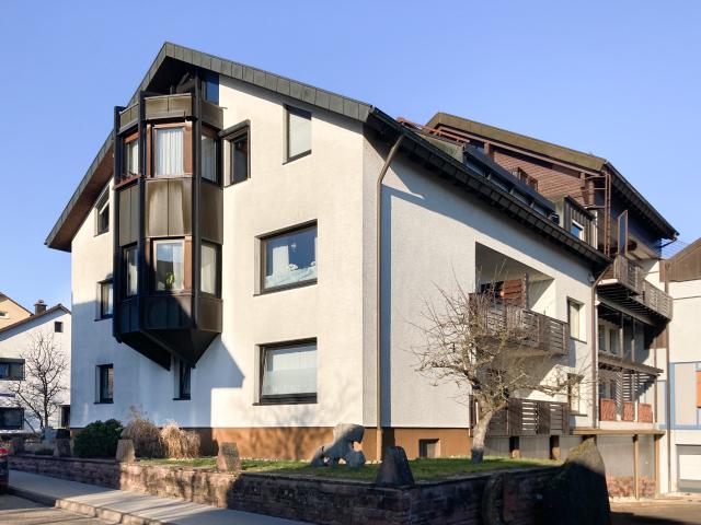 Großzügige 3 Zi. Wohnung mit Erker, zentrumsnah in BCH 78 m² Wfl EBK, Tageslichtbad & Stellplatz