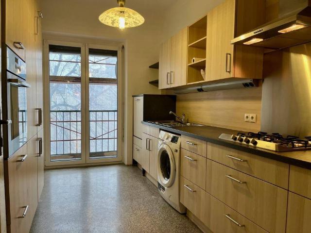 GROSSZÜGIGE 3 ZIMMER WOHNUNG MIT ZWEI BALKONEN