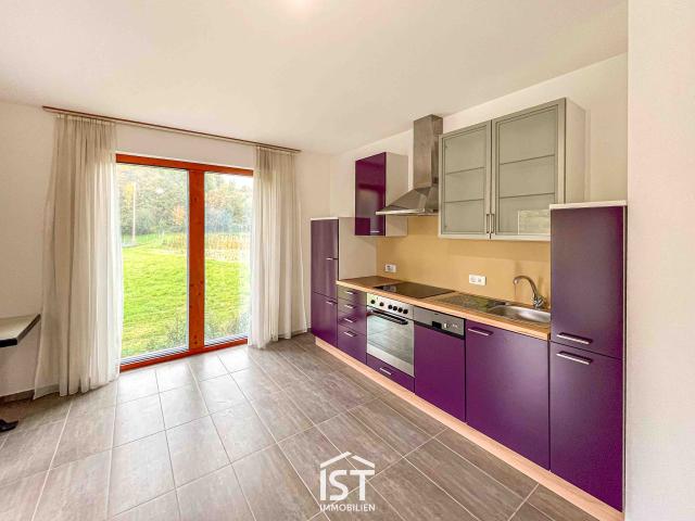 Großzügige 3 Zimmer Wohnung mit Balkon und Garten