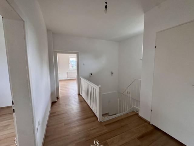 Großzügige 3 Zimmer Wohnung mit Großem Balkon in Ruhiger Lage