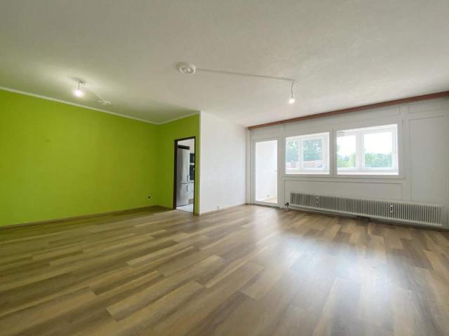 Großzügige 3 Zimmerwohnung mit eigener Garage!