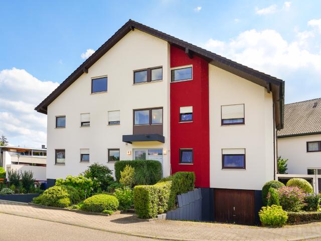 Großzügige 3,5 Zi ETW in ruhiger Lage von Obersulm, 2 Balkone, 115 m² Wfl Garage & Blick ins Grüne