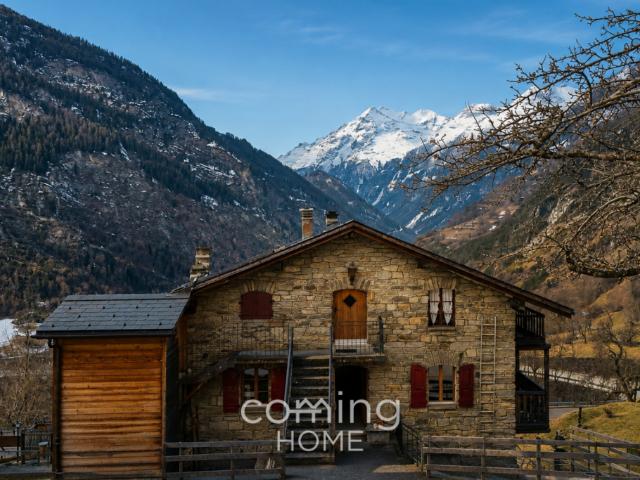Exklusive Chalet Wohnung in Törbel 3.5 Zimmer, weitläufige Räume & imposante Bergsicht