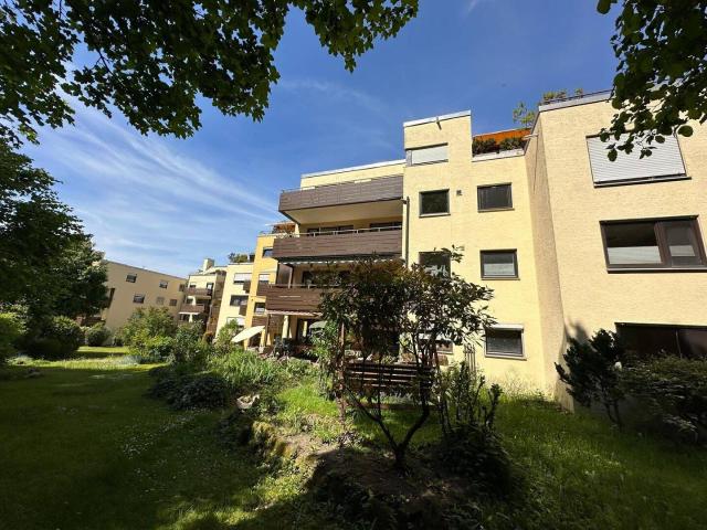 Großzügige 3,5 Zimmerwohnung mit sonnigem Balkon und Blick ins Grüne