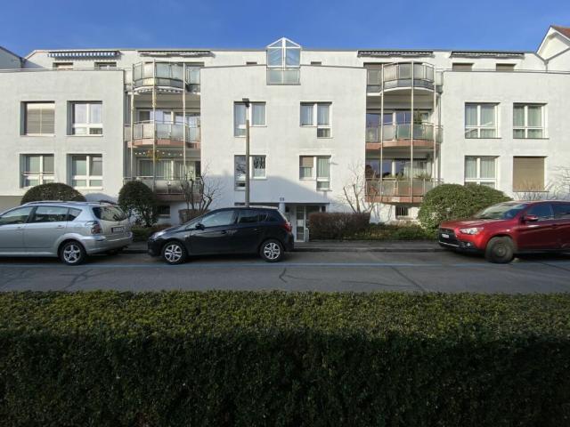 Grosszügige und helle 3.5 Zimmer Dachwohnung mit Lift