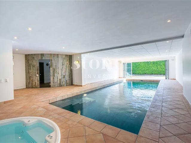 Großzügige Villa mit Seeblick und privatem SPA