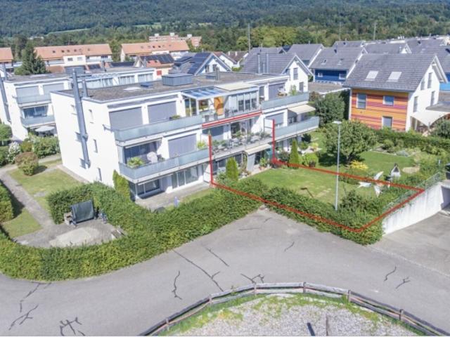 GROSSZÜGIGE WOHNUNG MIT GARTEN