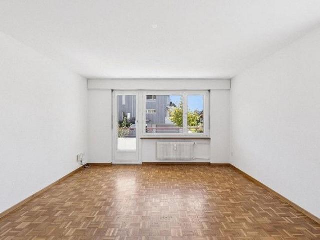 Grosszügige Wohnung in ruhiger Wohngegend zu vermieten