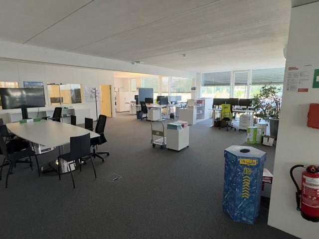 Grosszügige Büro und Gewerbefläche in der Industriezone von Schaffhausen zu vermieten