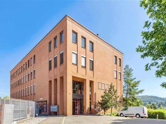 Grosszügige Bürofläche im 2. OG an zentraler Lage in Reinach BL