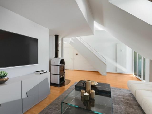 GROSSZÜGIGE DACHMAISONETTE AN RUHIGER LAGE