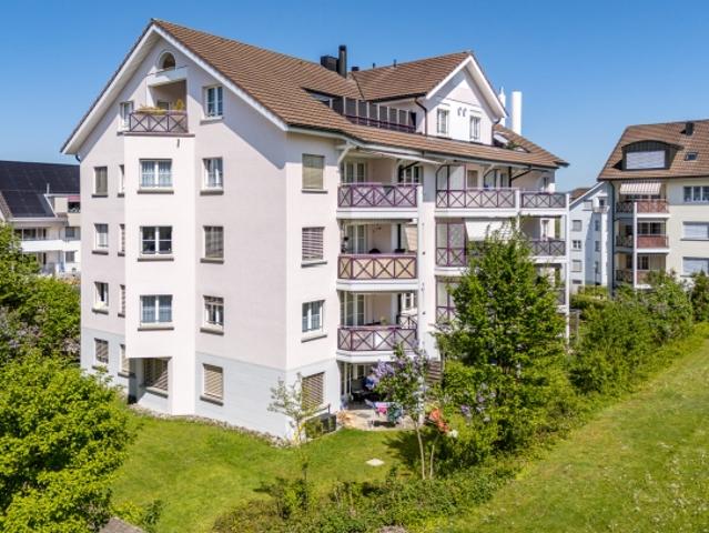 Grosszügige Dachwohnung Erstvermietung nach Sanierung