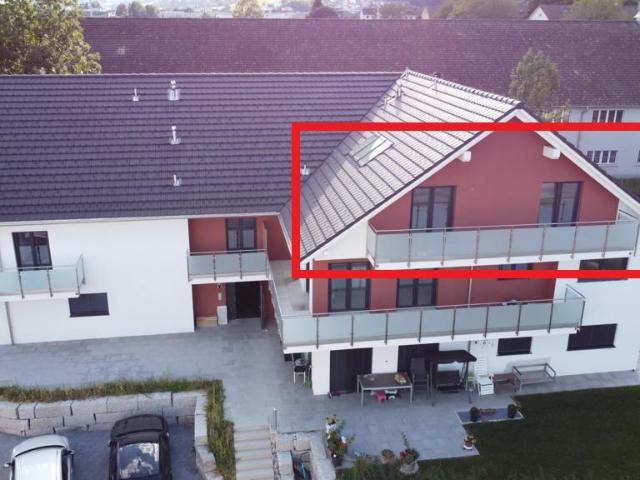 Grosszügige Dachwohnung mit Charme und Aussicht – zentral und ruhig
