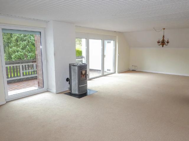 Großzügige DG Wohnung für 2 Personen mit Einbauküche, Garage,großer Loggia mit Blick zum Fleyer Wald