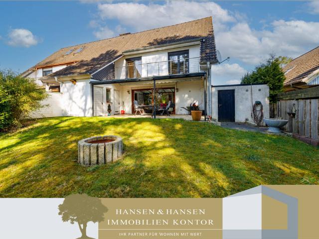 Reserviert | Großzügige Doppelhaushälfte mit Garten und Balkon in Henstedt Ulzburg