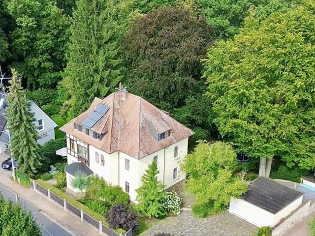 Großzügige Eigentumswohnung in Gründerzeitvilla mit schönem Grundstück in Radebeul/Friedewald