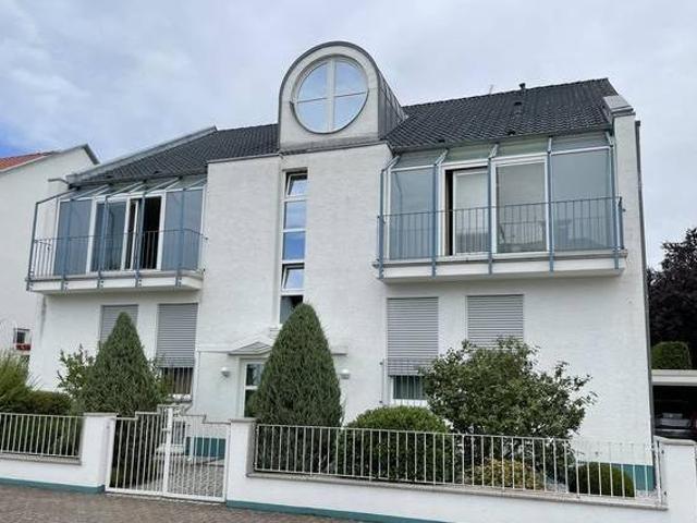 Großzügige Etagenwohnung mit XLTerrasse