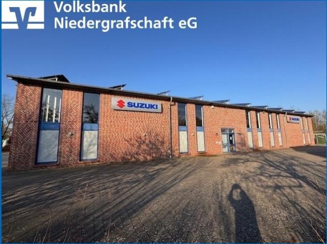 Großzügige Halle mit Ausstellungsraum und Werkstatt