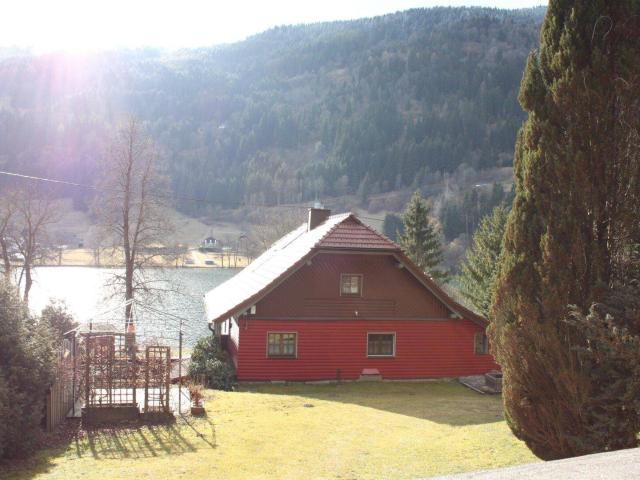 Großzügige Liegenschaft am Afritzer See mit direktem Seezugang und 180° Panoramablick – ca. 4.600 m² Grundstück