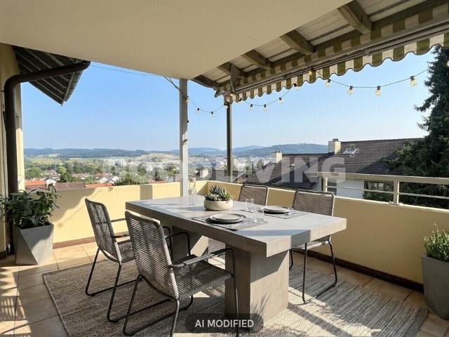 Grosszügige Maisonette Attikawohnung mit Balkon und Panoramablick