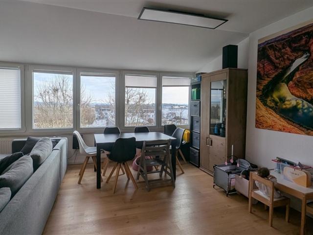 Großzügige Maisonette Wohnung mit Dachterrasse, Garage und Sauna