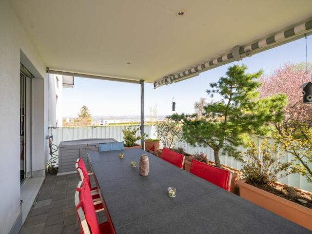 Grosszügige Minergie Wohnung mit 31 m² Terrassenfläche nahe Zürich