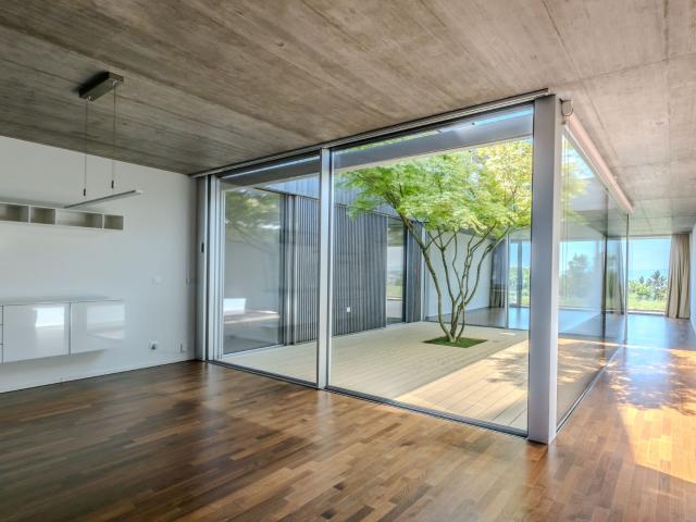 Grosszügige, moderne 6.5 Zimmer Wohnung mit Patio ca. 208 m² Wohnfläche