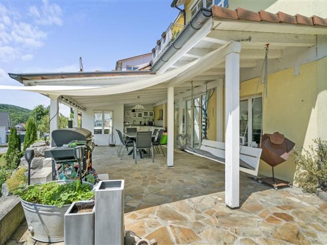 Grosszügige Oase mit tollem Familiengarten