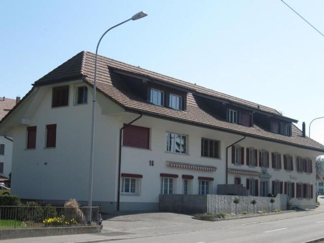Grosszügige Parterre Wohnung zentral in Hirschthal