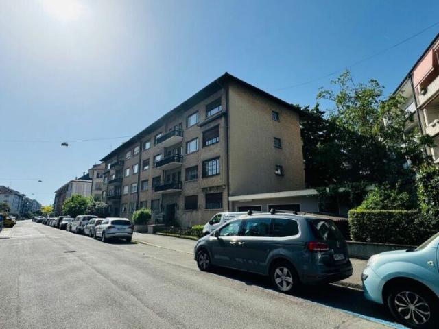 Grosszügige, sanierte 2.5 Zimmerwohnung mit Balkon, Waschturm & Keller ohne Lift, in Basel