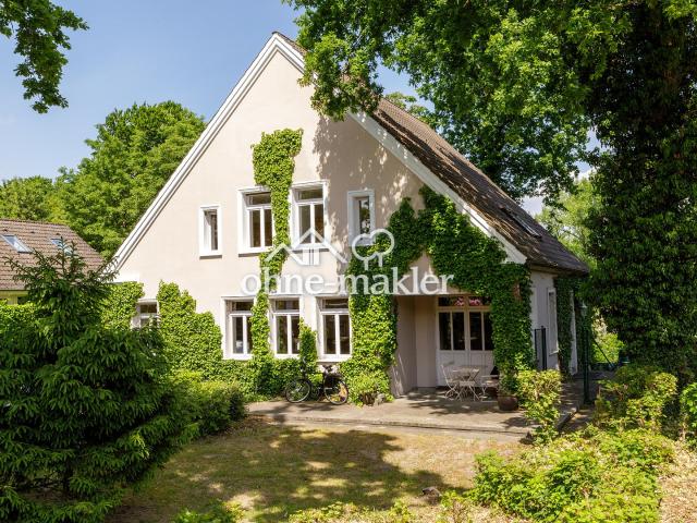 Großzügige Stadtvilla mit sehr gehobenenem Interieur in einzigartiger Wohnlage/Naturschutzgebiet!