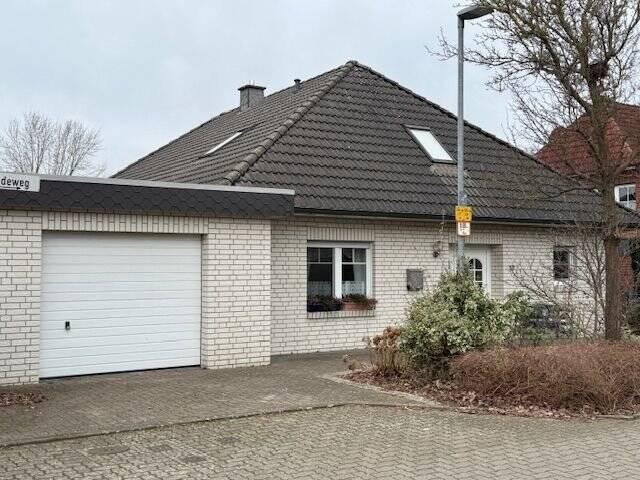 Großzügiger Bungalow mit Dachausbau und Garage in Schneverdingen