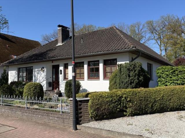 Großzügiger Bungalow mit Gartenidylle und Garage in Bad Fallingbostel