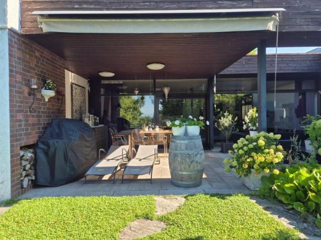 Großzügiger Bungalow mit Gebirgsblick und Außenpool im Herzen von Leonding! 250 m² WNFL, Grund 2.156 m², Doppelgarage!