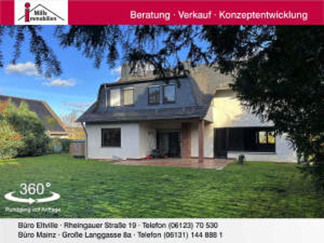 Großzügiges 1 2 Familienhaus mit Terrasse und schönem Garten