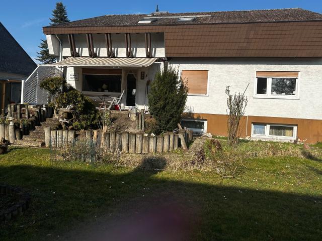Großzügiges 2 Familienhaus mit großem Garten in ruhiger Wohnlage nordwestlich von Hanau zu verkaufen