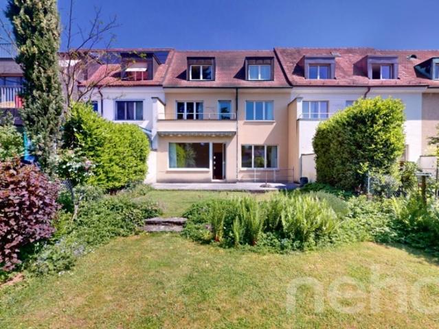 Grosszügiges 7 Zimmer eingebautes Reiheneinfamilienhaus