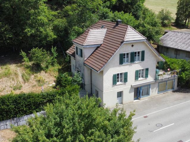 Grosszügiges 7 Zimmer Einfamilienhaus mit vielseitigem Potenzial