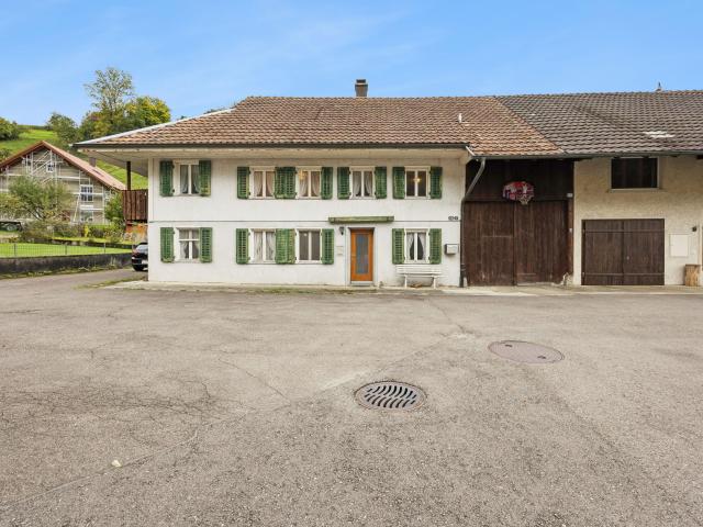 Grosszügiges 7 Zimmer Haus in Leibstadt mit grosser Dachterrasse und viel Potenzial