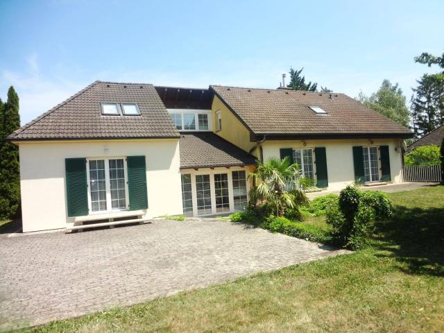Großzügiges Anwesen auf weitläufigem Grund mit Neusiedlersee Blick!