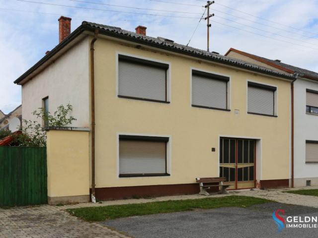 Großzügiges Bauernhaus in Landsee, Burgenland mit ca. 162 m² Wohnfläche, Nebengebäuden und Garten sofort zu beziehen