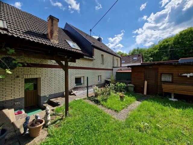 Großzügiges Familienhaus mit Fotovoltaikanlage und Garten in Tholey OT