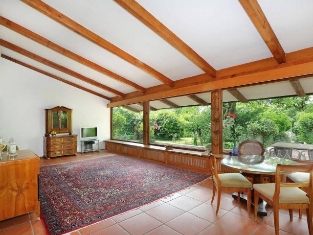 Großzügiges Grundstück 2.200qm mit Architektenhaus aus den 70ern zur Sanierung