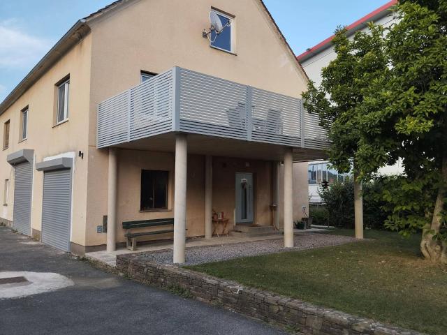 Großzügiges Ein Mehrfamilienhaus ca. 294 m² mit sonniger Terrasse, Garagen in Feldbach