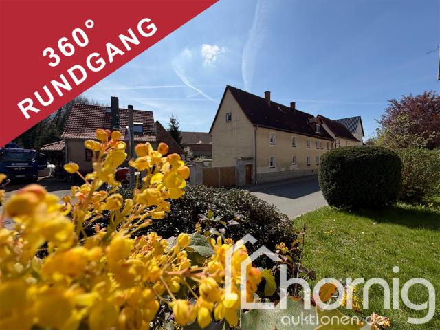 Großzügiges Ein oder Zwei Familienhaus mit Garten in Weißenfels