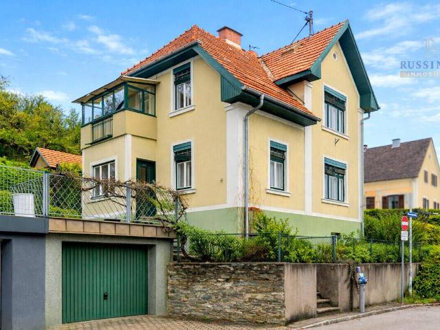 Großzügiges Ein oder Zweifamilienhaus mit großem Grundstück
