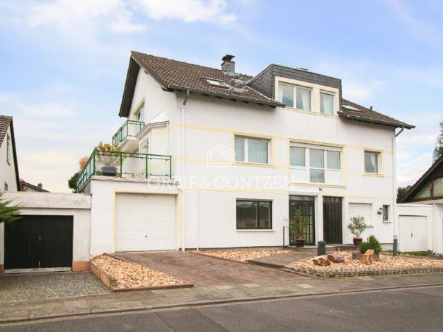 Großzügiges Ein oder Zweifamilienhaus mit kleinem Garten