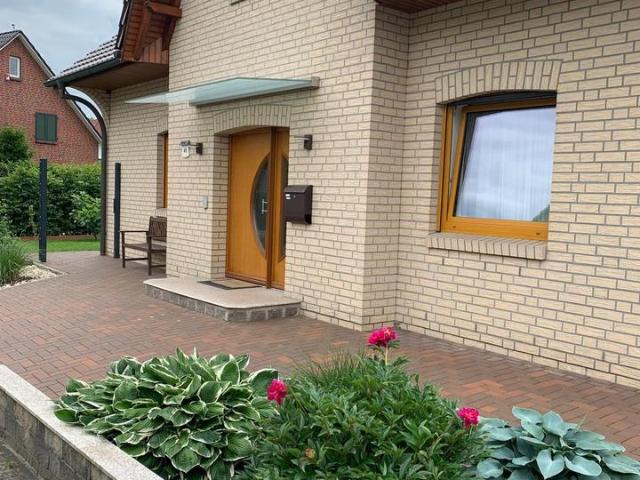 Großzügiges Ein bzw Zweifamilienhaus in Bremen Borgfeld